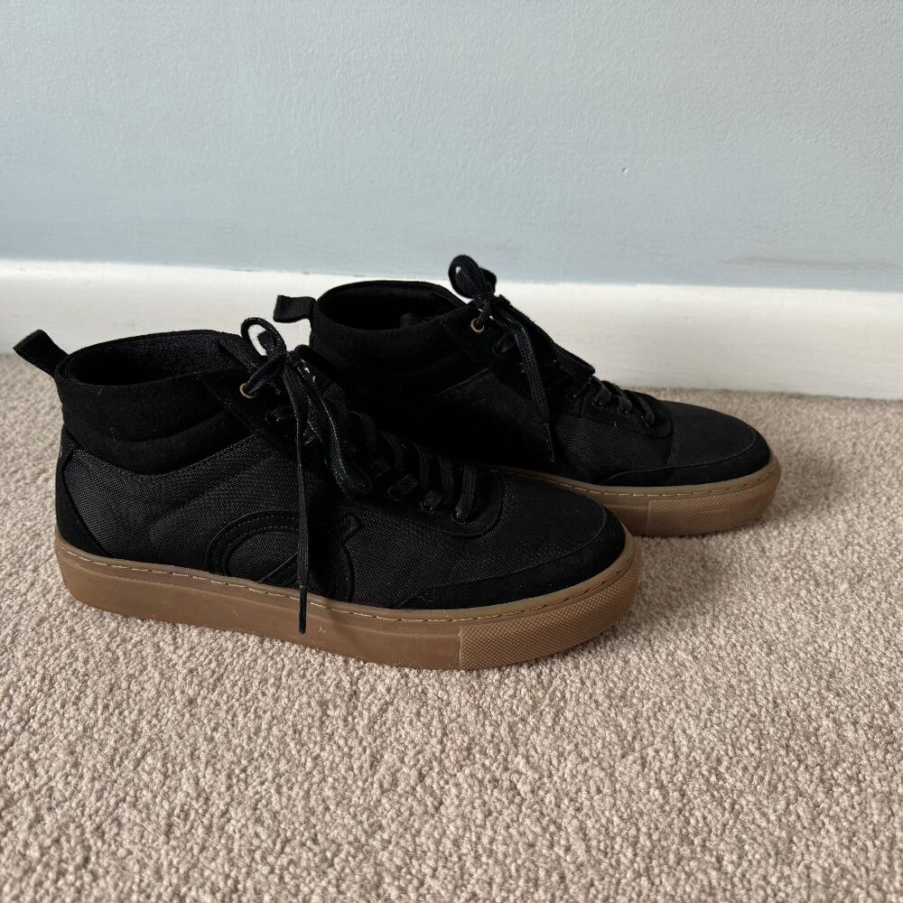 LOCI x Nikki Reed Women’s Vegan Sneaker Size 9